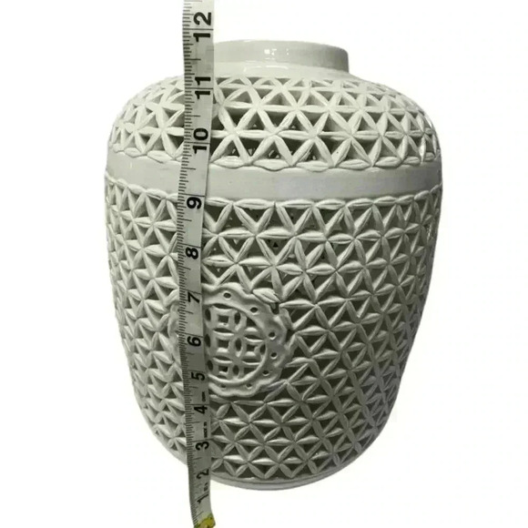 Pair of white majolica perforated Chinese Reticulated Porcelain Ceramic Vases - Picture 3 of 16